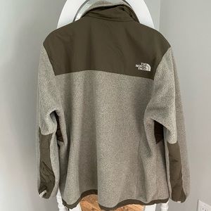North face Denali. Worn once!